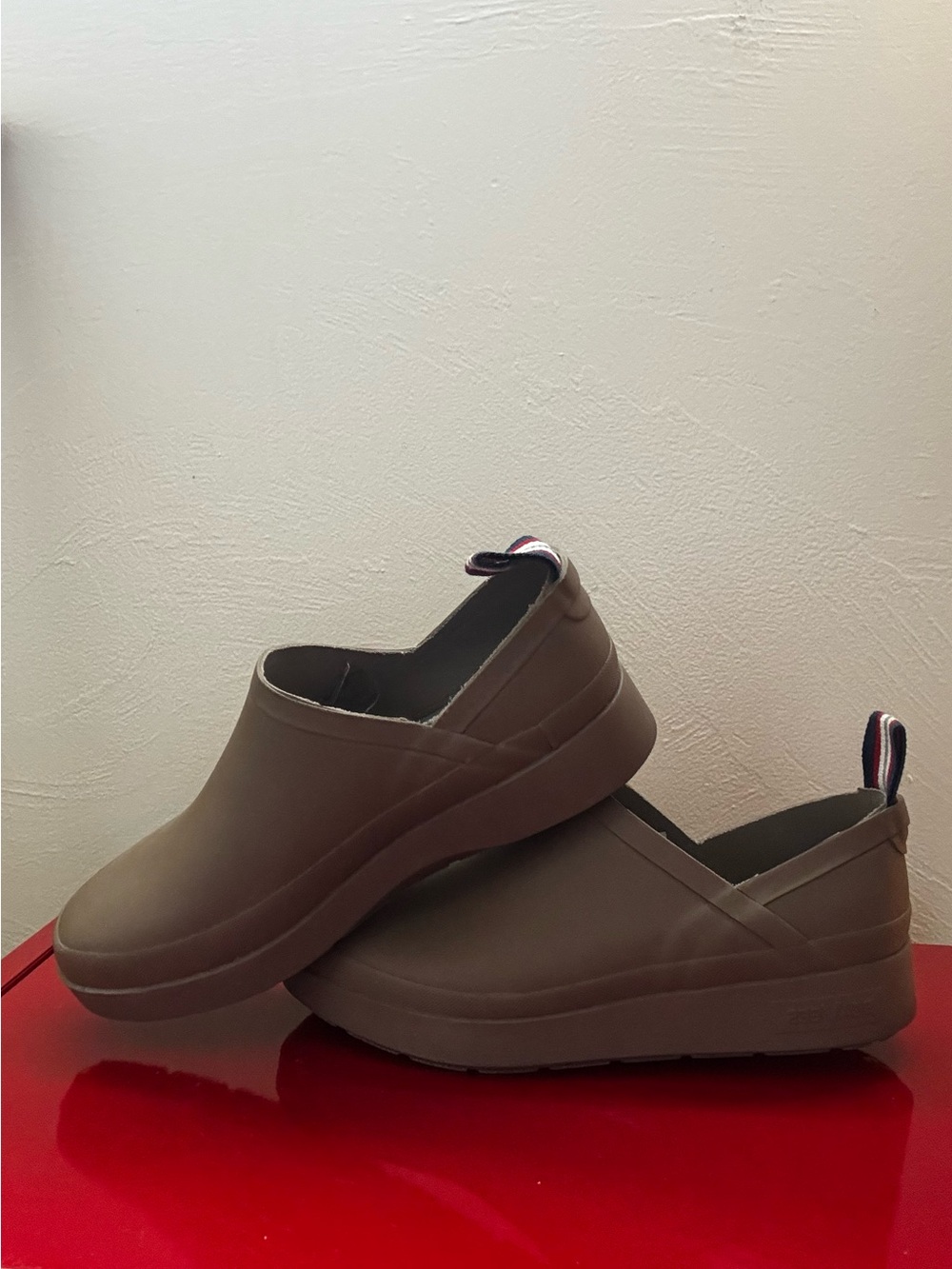 SeaVees Brown Slip-On Calistoga Clogs with Heel Tab
